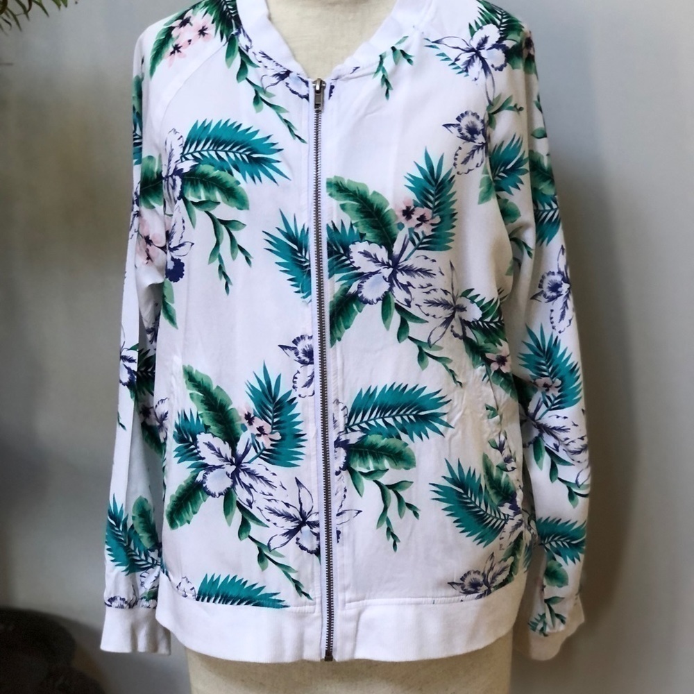 𝅺CUPCAKES and‎ Cashmere Tropical floral zippered jacket size medium